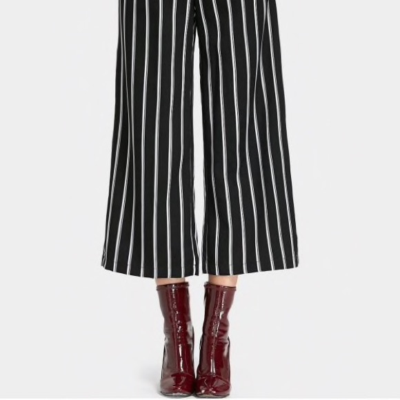 Wide Leg Stripped Capri with Side Slit - Picture 8 of 8